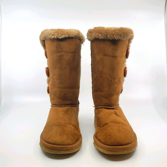 UGG Tan Bailey 3-button mid calf boots - Picture 2 of 10